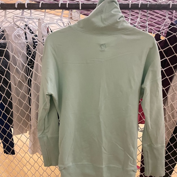 Size 4 Lululemon Stressless Pullover - Picture 2 of 5